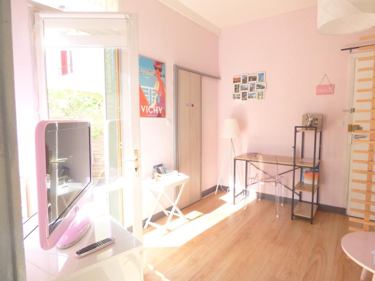 Les Cocons De Stephanie Apartment Vichy Exterior photo